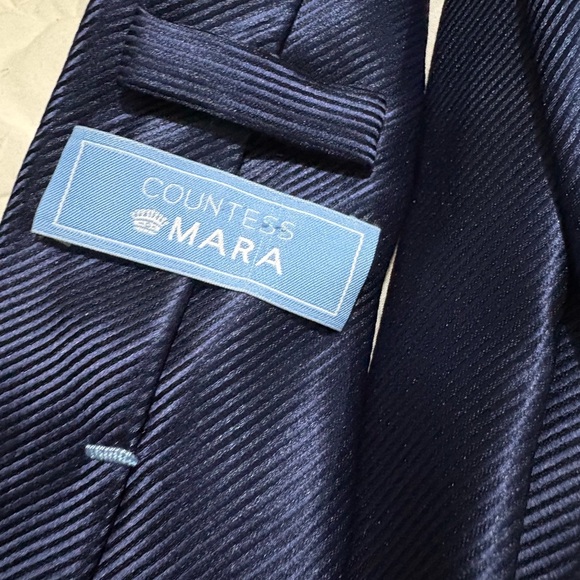 Elegant‎ Navy Blue Tie - Picture 2 of 3
